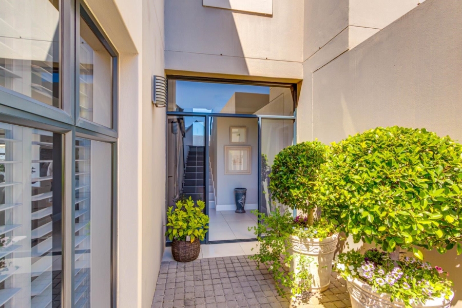 5 Bedroom Property for Sale in Kingswood Golf Estate Western Cape